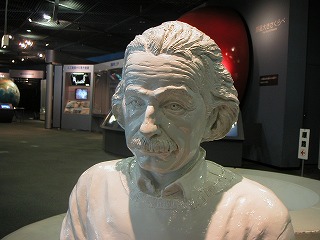 アインシュタイン像（展示場４階）